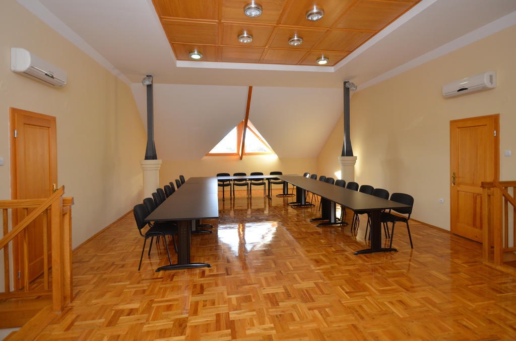 Art Garni Hotel Kanjiza Exterior photo